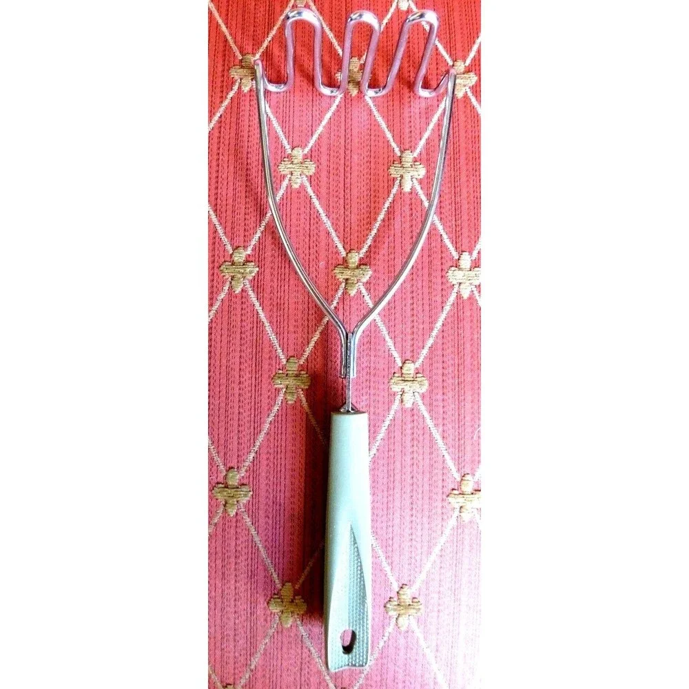 Vintage Potato Vegetable Masher Avocado Green Handle Utensil 10 1/2